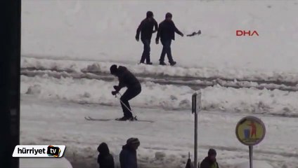 Taksim Meydanı'nda kayak keyfi