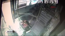 Halk otobüsündeki hırsızlık güvenlik kamerasında