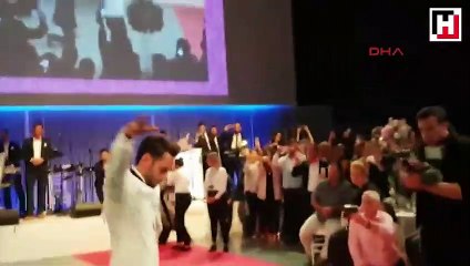 Hakan Çalhanoğlu'ndan zeybek şov!