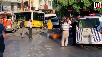 Halk otobüsü servis minibüsüne çarpıp dükkana girdi