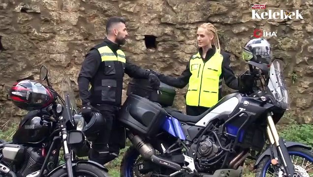 Ünlü oyuncu Wilma Elles'ten motosiklette güvenli sürüş uyarısı