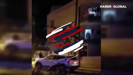 Yol verme kavgasında dehşet: Kafasına kaldırım taşıyla vurdular