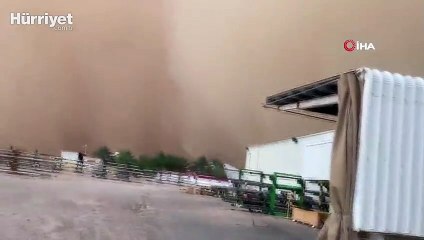 Umman'da kum fırtınası hayatı felç etti