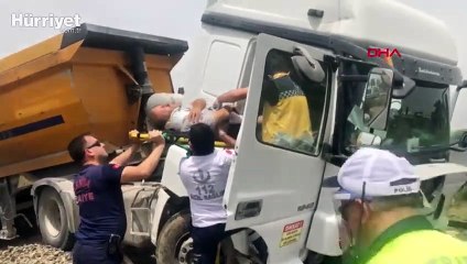 Yoldan çıkan hafriyat kamyonu tren raylarında durabildi