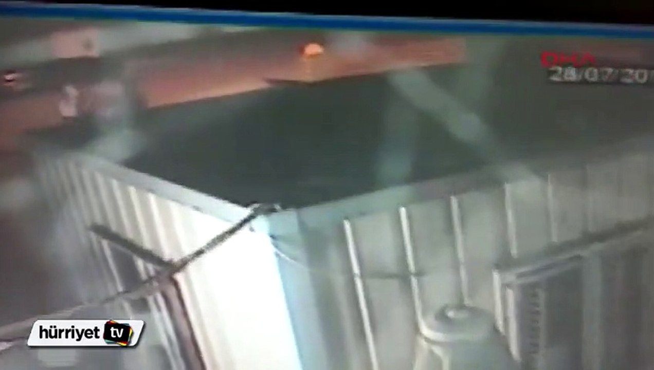 Lunaparkın içinde 12 bin lira bulunan çelik kasayı çaldılar