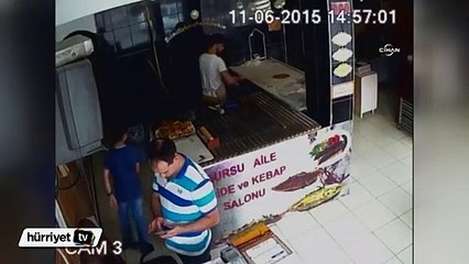Sadaka kutusu hırsızlığı kamerada
