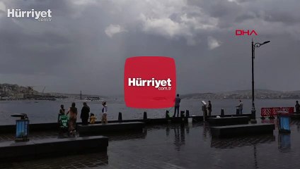 Arnavutköy'de sağanak yağış sele neden oldu