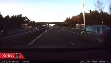 Otopilot kaza olabileceğini tahmin edip otomobili böyle durdurdu