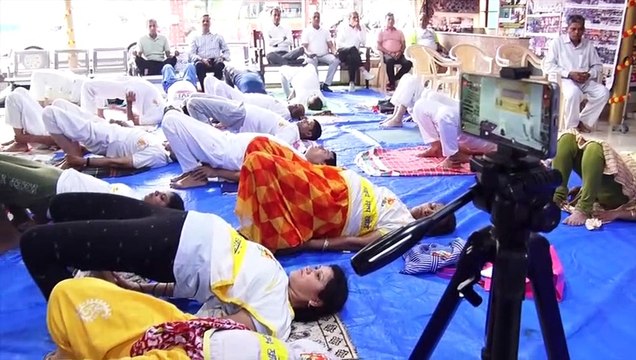 सेतुबंधासन से कई लाभ - पाचन सुधारता और मेटाबॉलिज्म सुधारता _ एंग्जाइटी, थकान, कमर दर्द, सिरदर्द