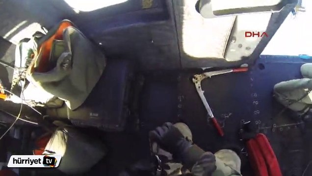 Dağda mahsur kalanların helikopterle kurtarılma görüntüleri