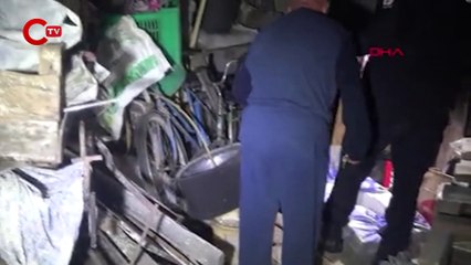 Uyuyor numarası yapan hırsız, polisi görünce 'Ben neredeyim' dedi