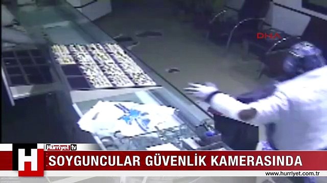 LÜKS ARAÇLI MASKELİ SOYGUNCULAR BÖYLE GÖRÜNTÜLENDİ