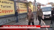 ŞİŞLİ'DE YOLDA YÜRÜYEN KADININ BAŞINA GELDİ..!!