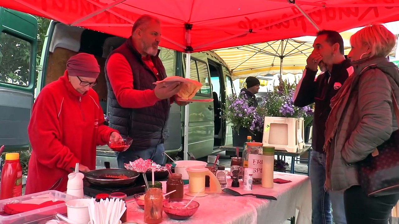 Gr.Enzersdorf - Palatschinkenkochen für einen  guten Zweck