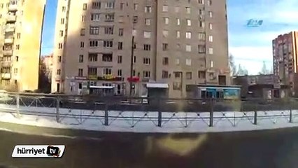 Kadın sürücü pedalları karıştırınca