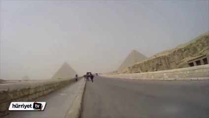 Yasağa rağmen piramide tırmandı