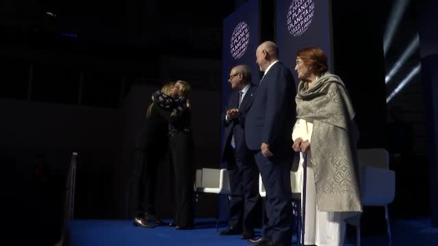 La escritora Luz Gabás se alza con el Premio Planeta 2022 con la novela 'Lejos de Luisiana'