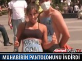 CANLI YAYINDAKİ ADAMIN PANTOLONUNU İNDİRDİ