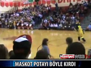 SALONDAN ÇIĞLIK SESLERİ YÜKSELDİ