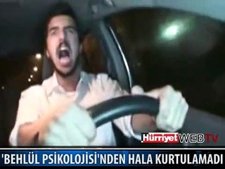 KENDİSİNİ BEHLÜL ZANNEDİYOR