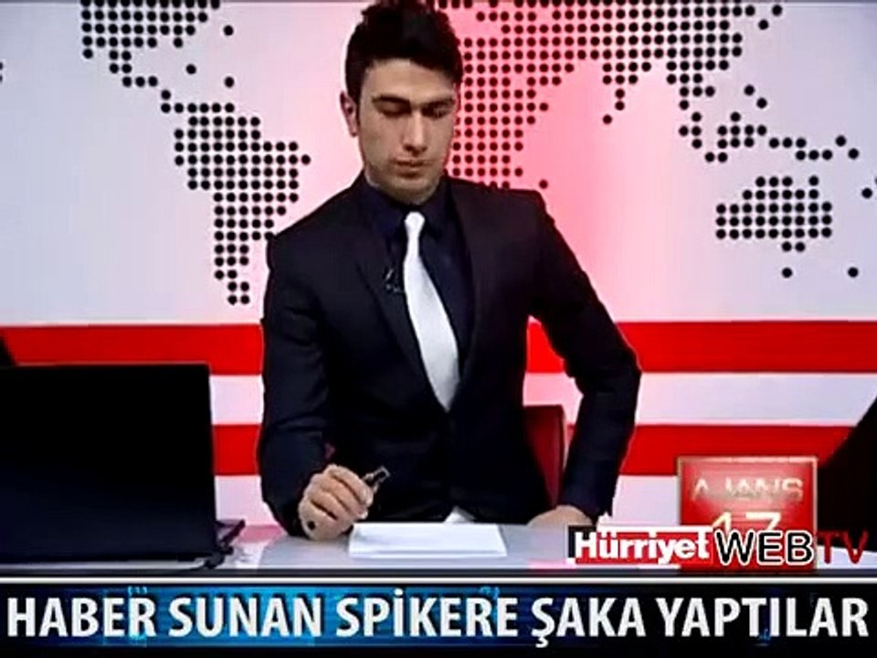 HABER SUNAN SPİKERE ŞAKA