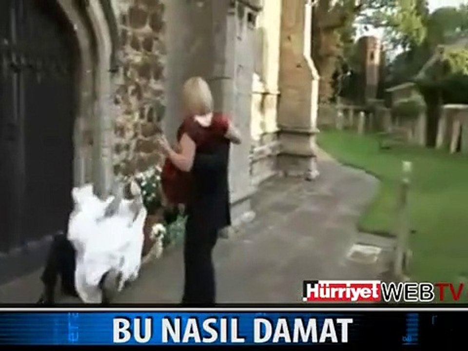 GELİNİ "KUCAĞINA ALDI"