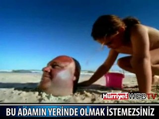 PLAJDAKİ ADAMIN BAŞINA GELDİ