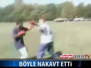 ÇİM ÜSTÜNDE BOKS MAÇI