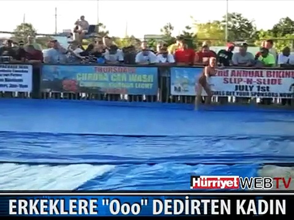 HERKES BU KADINI ALKIŞLADI