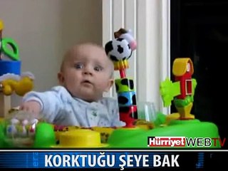 BEBEĞİN KORKTUĞU ŞEYE BAK