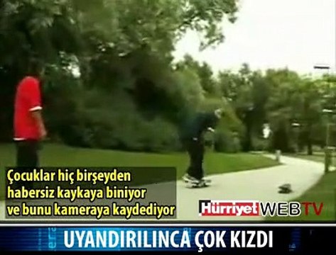KARŞIDAN KARŞIYA GEÇERKEN UYUDU