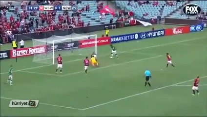Newcastle Jets'in bariz golüne ofsayt veren kadın hakem