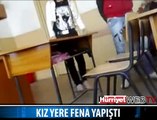 KIZ ÖĞRENCİYE SINIFTA TUZAK