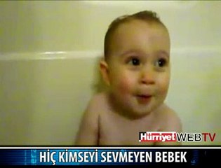 SADECE KENDİNİ SEVEN BEBEK