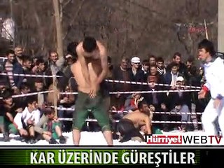 ARTVİN'DE KAR ÜSTÜ KARAKUCAK GÜREŞLERİ YAPILDI