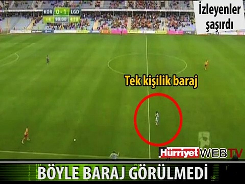 BÖYLE BARAJ KURAN FUTBOLCU GÖRÜLMEDİ