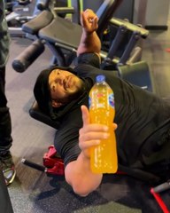 الله يستر عرضك".. فيديو طريف لـ "بيج رامي" خلال استعداداته لمستر أولمبيا 2022"