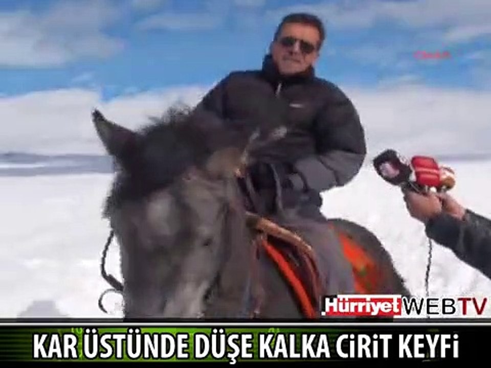 KAR ÜSTÜNDE DÜŞE KALKA CİRİT KEYFİ