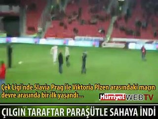 PARAŞÜTLE SAHAYA İNDİ