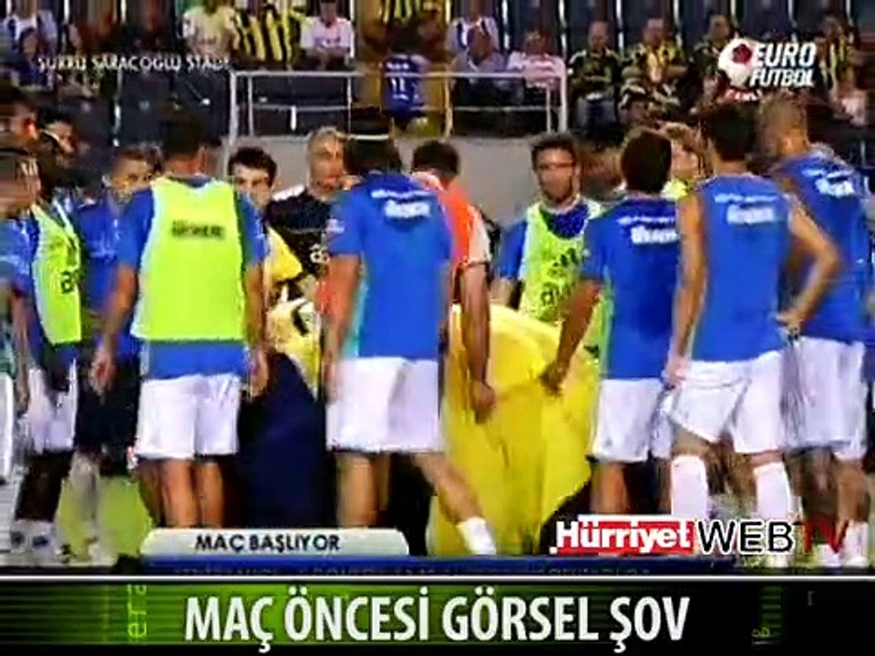 FENERBAHÇE TARAFTARINDAN GÖRSEL ŞÖLEN