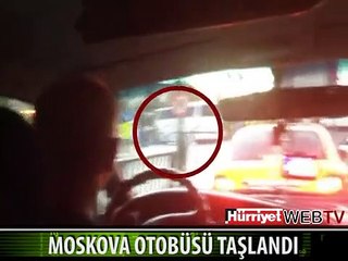 FENERBAHÇELİLER S.MOSKOVA TARAFTAR OTOBÜSÜNÜ TAŞLADI