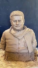 आर्टिस्ट मुकेश प्रजापति ने अपने पिता के अक्स में पिरोया श्रद्धा भाव