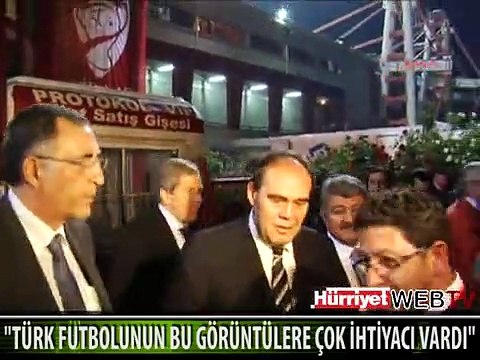 TFF BAŞKANI YILDIRIM DEMİRÖREN: FENERBAHÇE'Yİ KUTLUYORUM