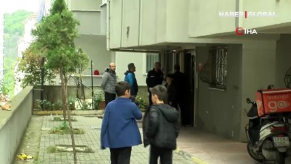 Download Video: İstanbul'da vahşet: Annesine bakıcılık yapan kadını çocuğunun gözü önünde çekiçle öldürdü