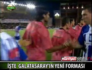 GALATASARAY MAÇA YENİ FORMASIYLA ÇIKTI