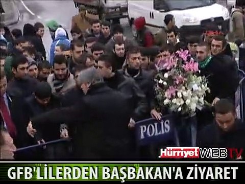 GENÇ FENERBAHÇELİLER BAŞBAKAN'I ZİYARET ETTİ