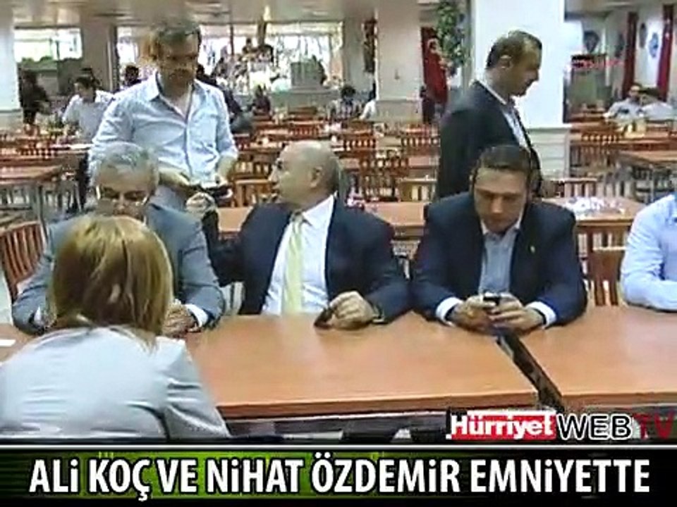 ALİ KOÇ VE NİHAT ÖZDEMİR EMNİYETTE