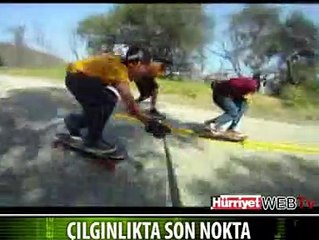 BU GENÇLER ÇILDIRMIŞ OLMALI