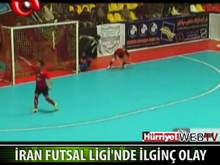 FUTBOLCUNUN BAŞINA GELEN İLGİNÇ OLAY