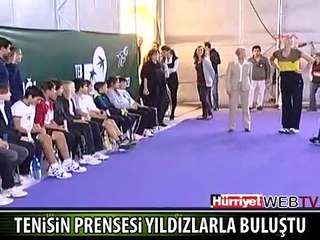 SHARAPOVA GELECEĞİN YILDIZLARIYLA BULUŞTU